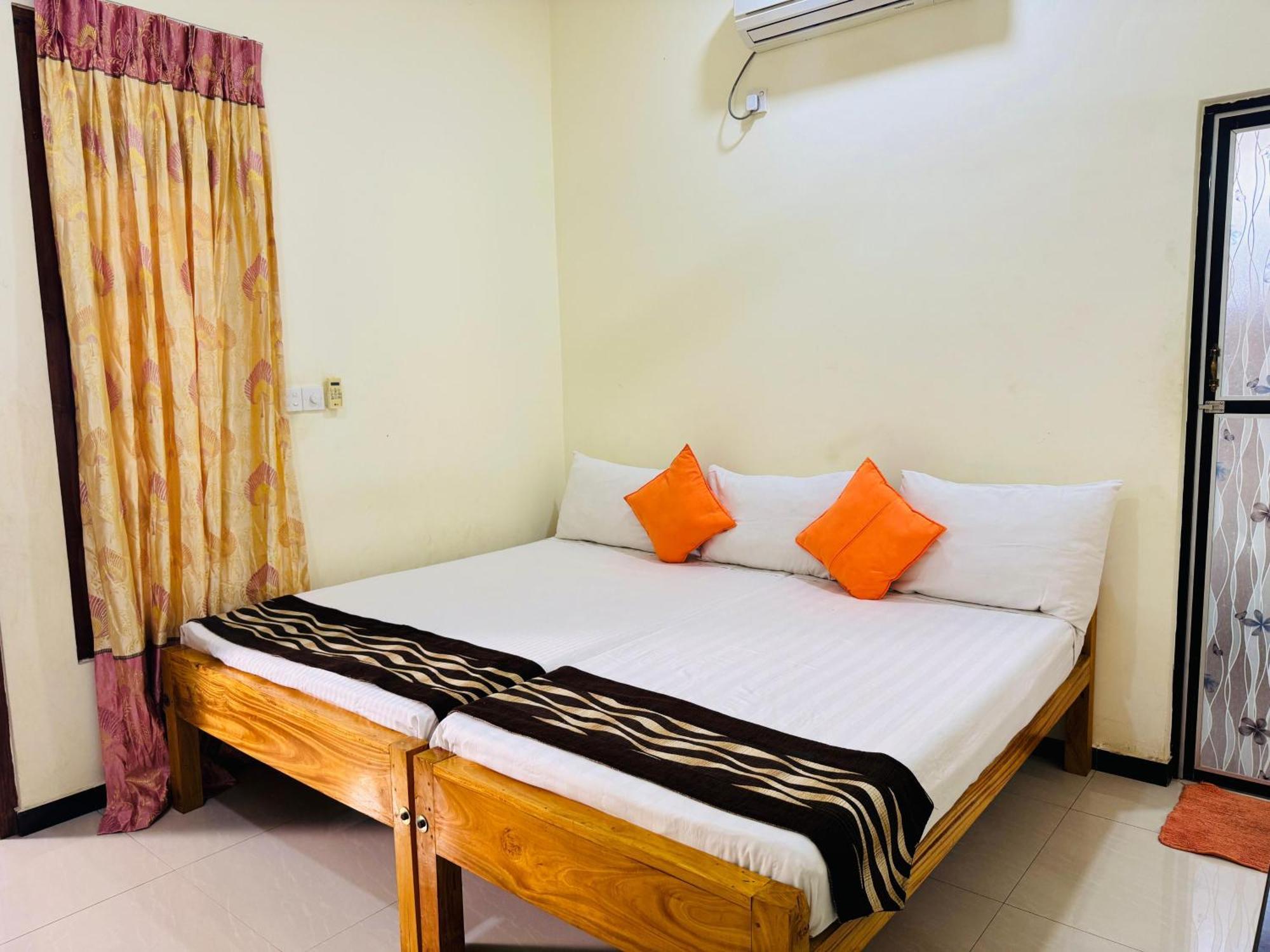 Aa Inn Trincomalee Luaran gambar