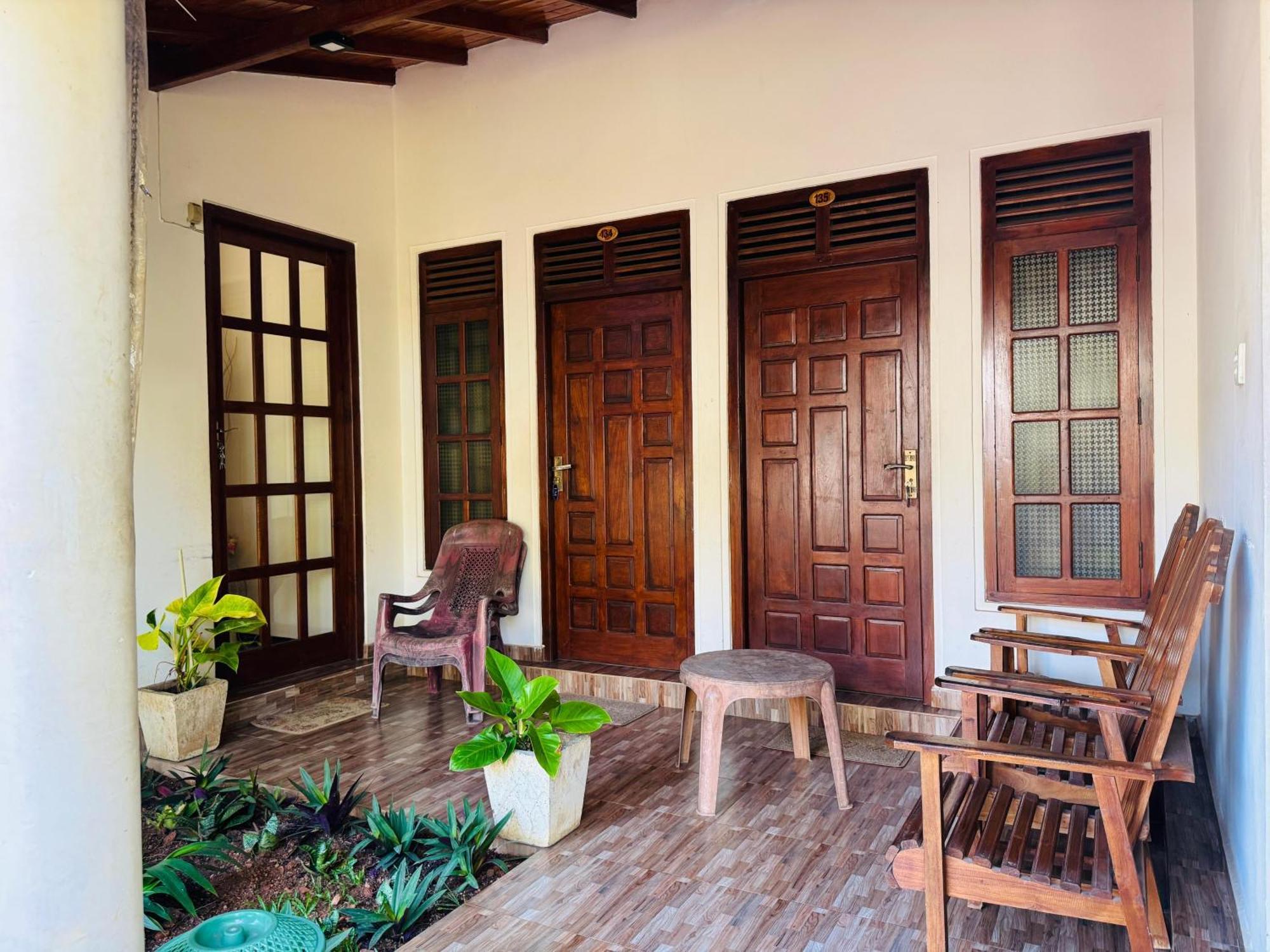 Aa Inn Trincomalee Luaran gambar
