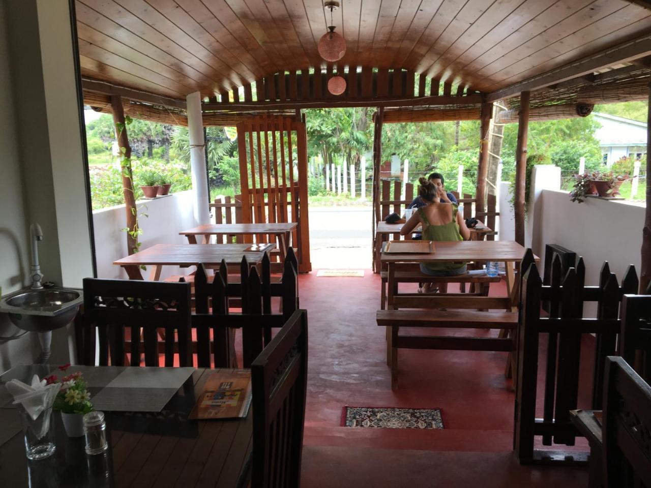 Aa Inn Trincomalee Luaran gambar