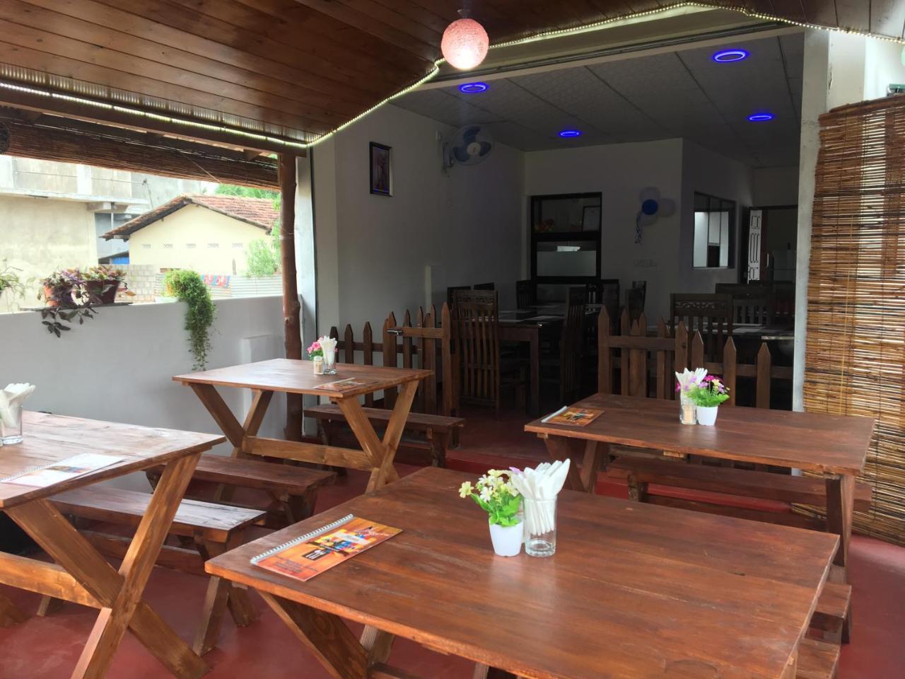 Aa Inn Trincomalee Luaran gambar